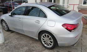 FOTO // Un moldovean s-a pornit acasă cu un Mercedes din 2021, dar a fost reținut în România. Care este motivul